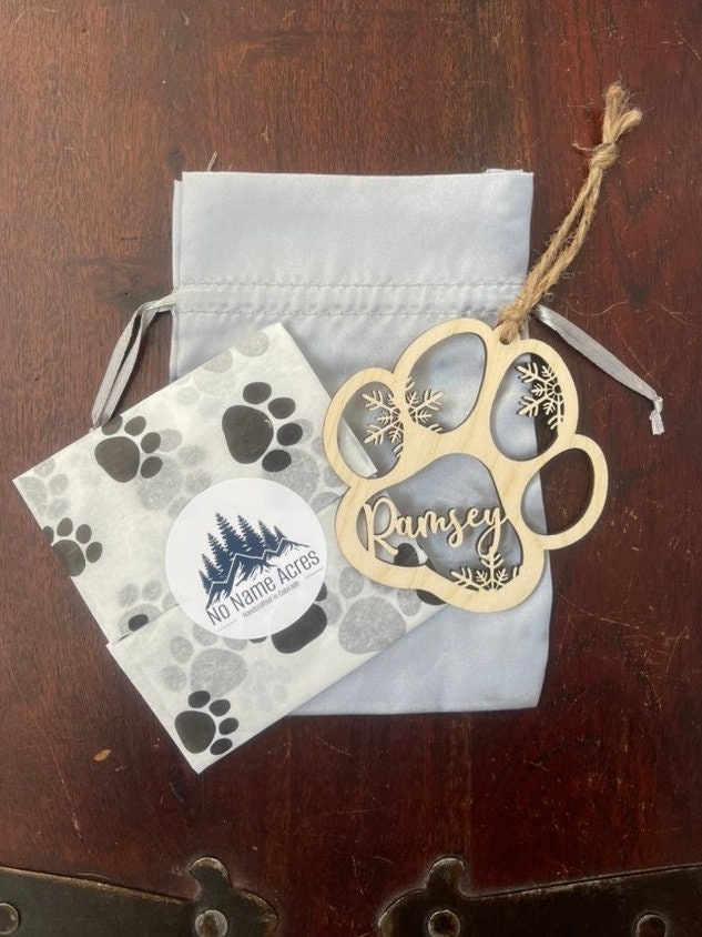 Custom Dog or Cat Paw Print Ornament Personalized with Name, Snowflake Paw Print Christmas Ornament, Pet Memorial Keepsake Ornament with the paw print wrapping and satin bag with prints
