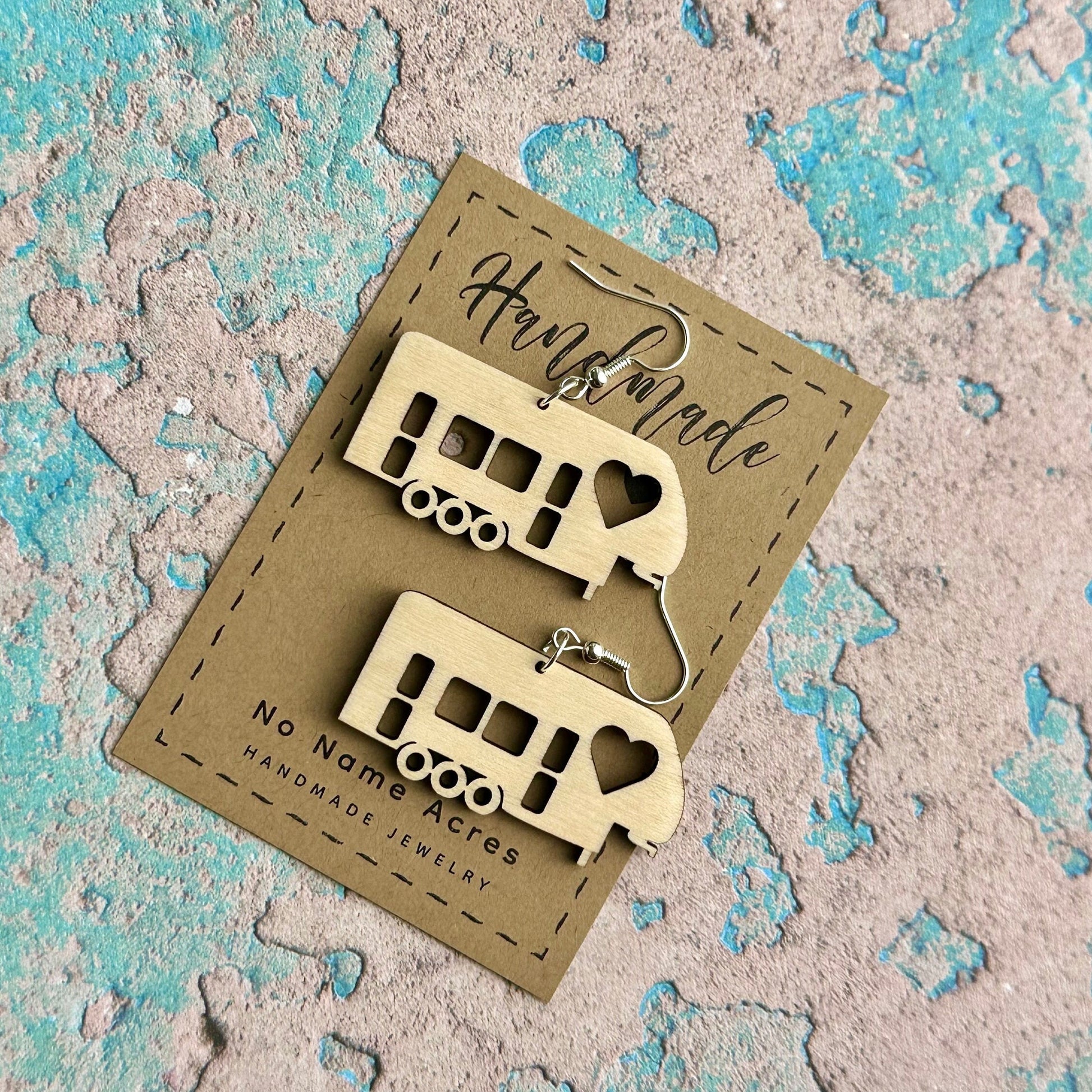 Three Axle 5th Wheel Camping Dangle Earring with Heart - RV 3 Axle Toy Hauler Fifth Wheel Earrings, Perfect Gift for Her, Happy Camper Gift