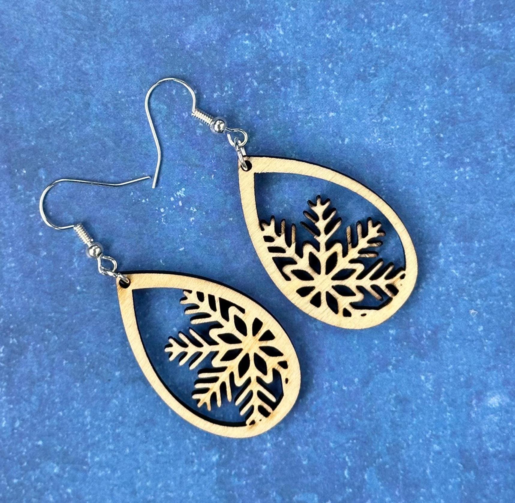 Snowflake Earring Oval Earrings – Snowy Winter Eco-Friendly, Lightweight Dangle Earrings, Perfect Christmas and Holiday Jewelry Gift for Her